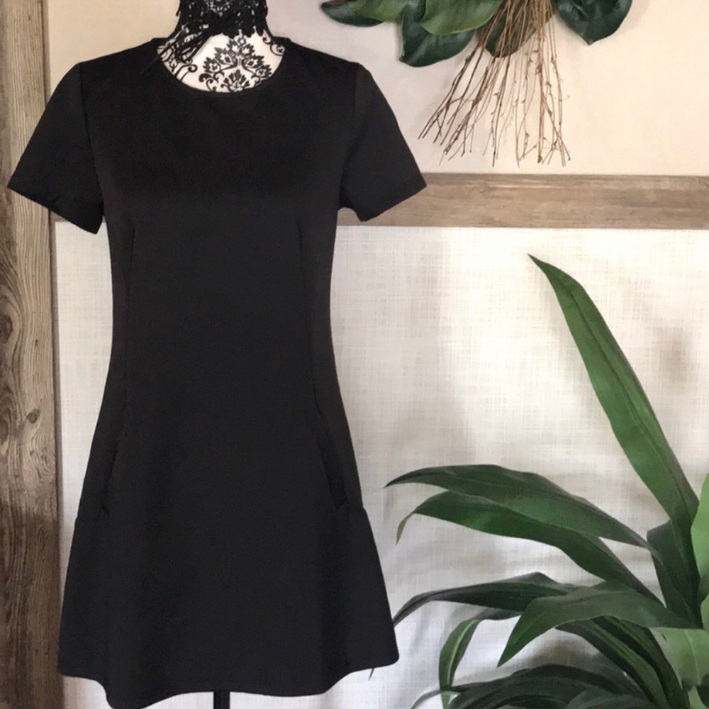 Tobi Mod Squad/Twiggy W/Pockets Black Dress